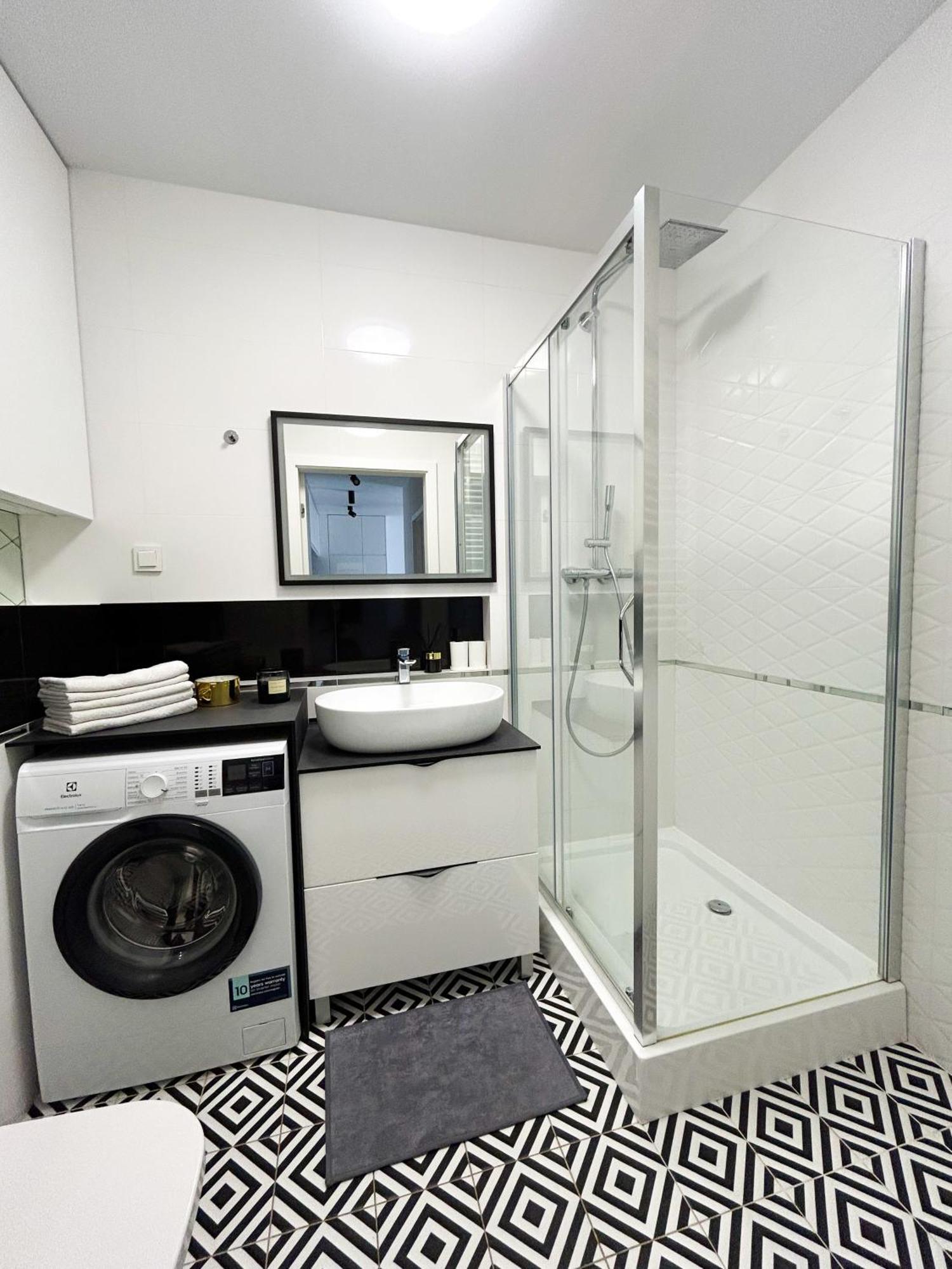 Lumina Stylish 3-Room Apart With Balcony วูดช์ ภายนอก รูปภาพ