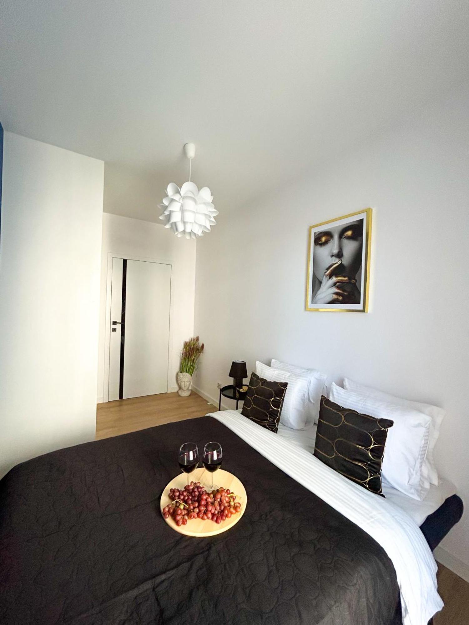 Lumina Stylish 3-Room Apart With Balcony วูดช์ ภายนอก รูปภาพ