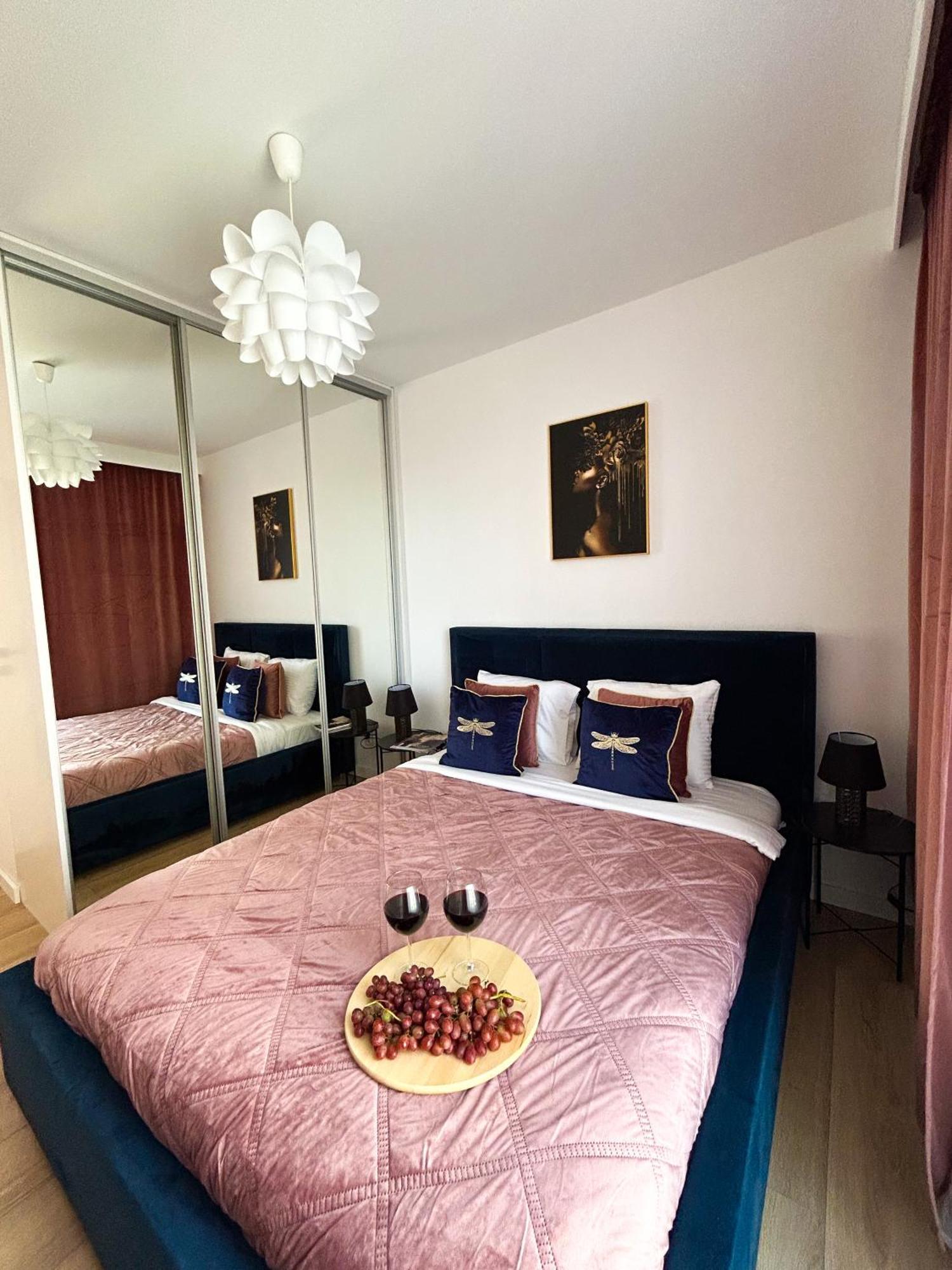 Lumina Stylish 3-Room Apart With Balcony วูดช์ ภายนอก รูปภาพ