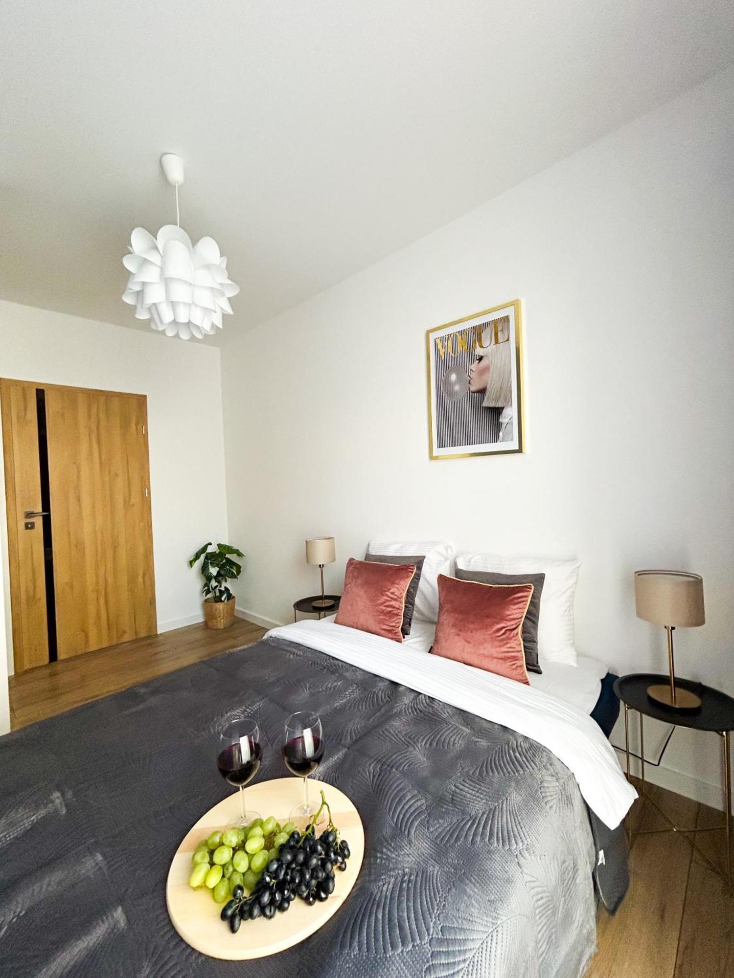 Lumina Stylish 3-Room Apart With Balcony วูดช์ ภายนอก รูปภาพ