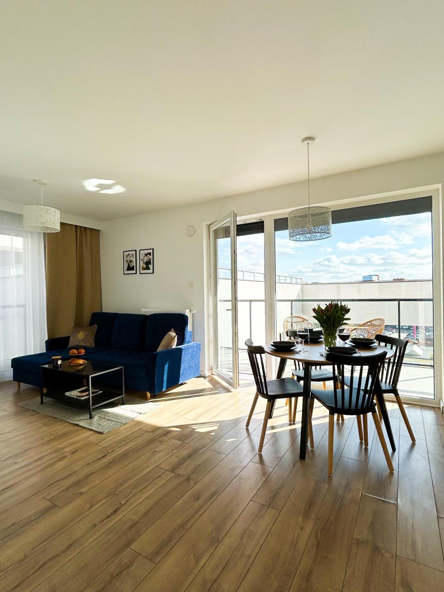 Lumina Stylish 3-Room Apart With Balcony วูดช์ ภายนอก รูปภาพ